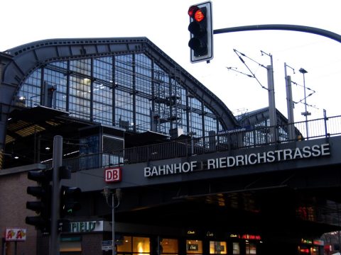 Bahnhof, Friedrichstrasse, Berlijn, treinstation