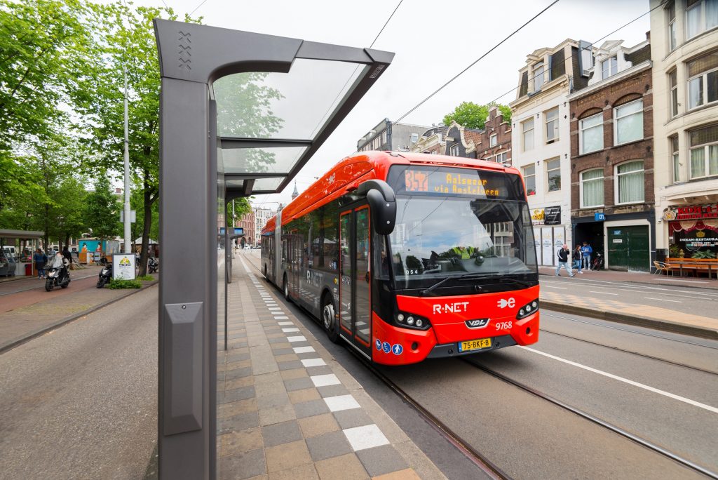R-net bus in Amsterdam van Connexxion