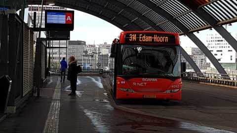 EBS-bus naar Hoorn op Amsterdam Centraal