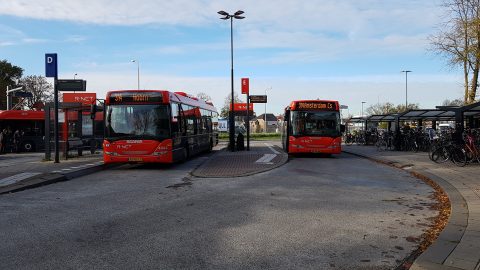 Bussen van EBS in concessie Waterland op bushalte