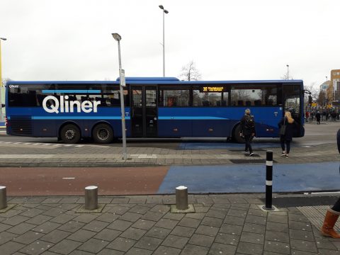 Qliner-bus op station Groningen