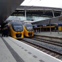 Twee NS-treinen halteren op Utrecht CS