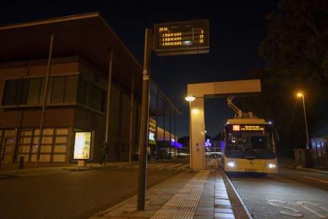 Bus-opladen-Utrecht-U-OV-Joulz-2