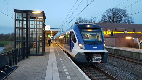 NS-sprinter type SNG op Zwolle (foto: NS)