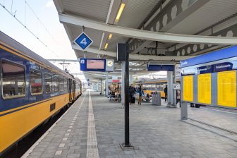 Station Zwolle treinen