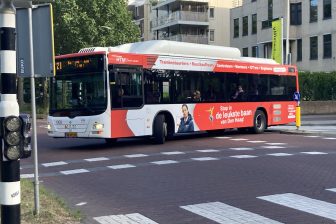 HTM-bus met nieuwe wervingscampagne.
