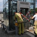 Brandweer bevrijdt mevrouw uit kapotte lift station Meppel. Foto: NOVUM COPYRIGHT PERSBUREAU METER