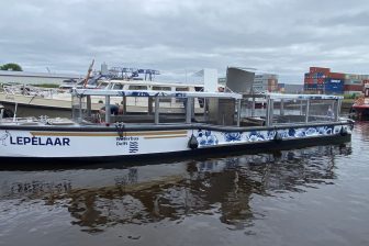 Elektrische waterbus Delft.